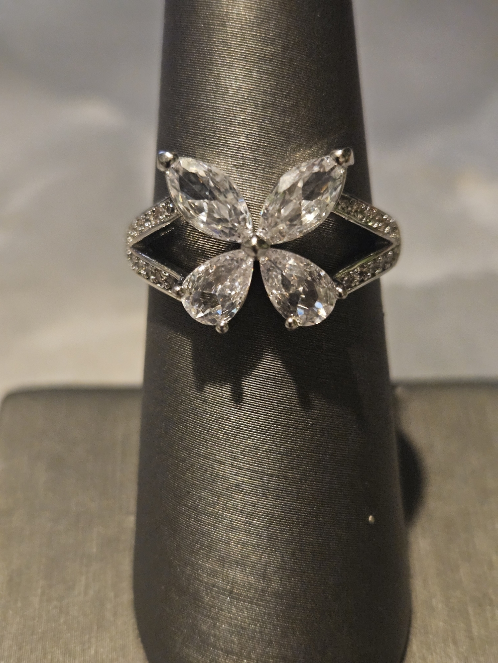 Elegant Silver Butterfly Cubic Zirconia Ring - Clear